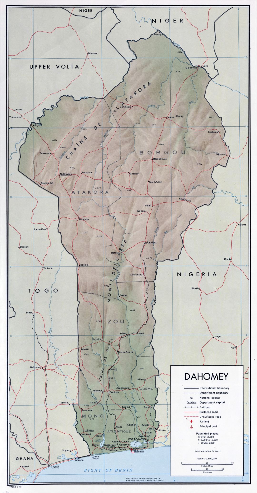 Крупномасштабная политическая карта Бенина с рельефом, дорогами, железными дорогами, крупными городами, морскими портами и аэропортами - 1970