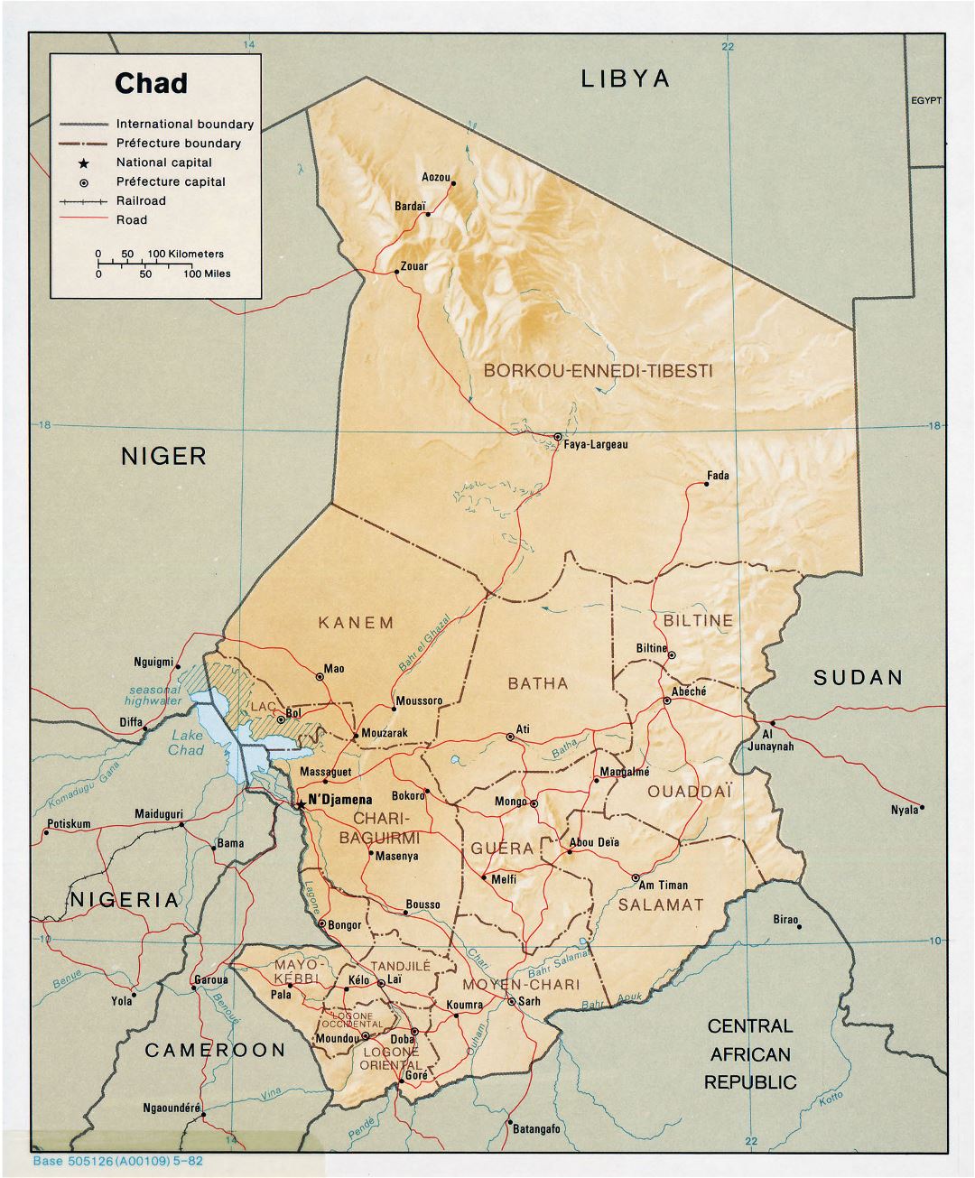 Большая детальная политическая и административная карта Чада с рельефом, дорогами и крупными городами - 1982