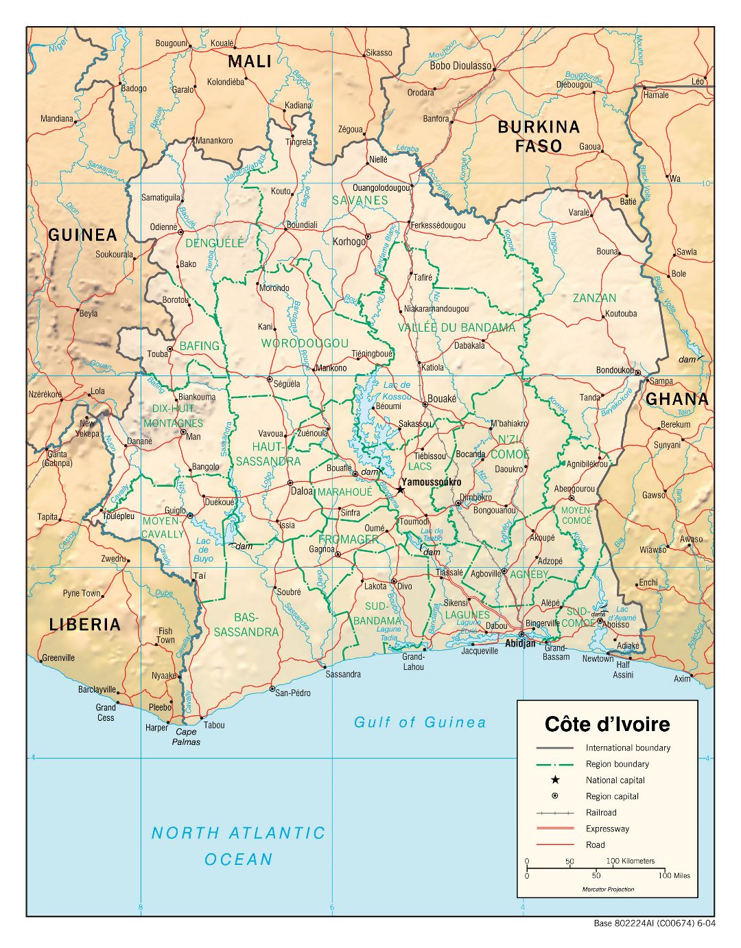 Большая детальная политическая и административная карта Кот-д'Ивуара с рельефом, дорогами, железными дорогами и крупными городами - 2004