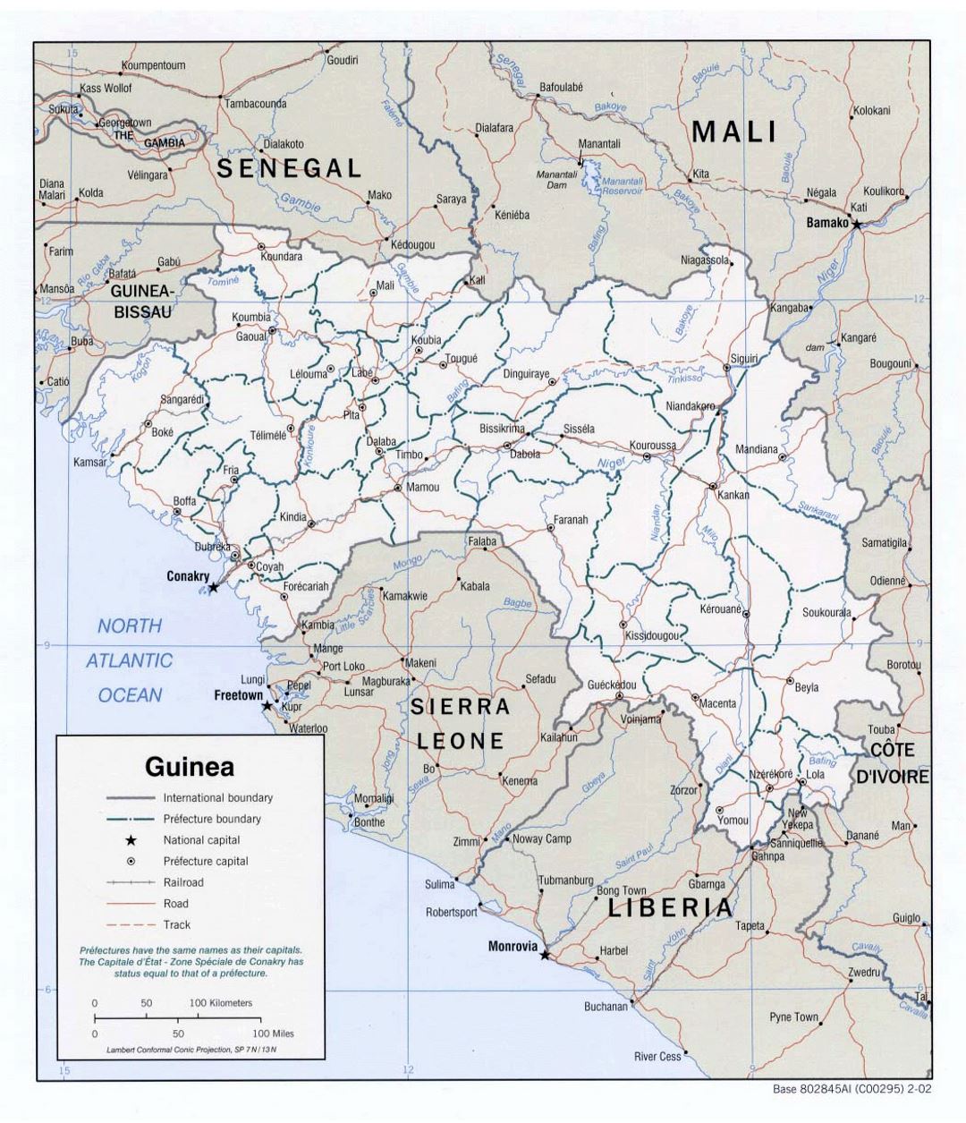 Детальная политическая и административная карта Гвинеи с дорогами, железными дорогами и крупными городами - 2002