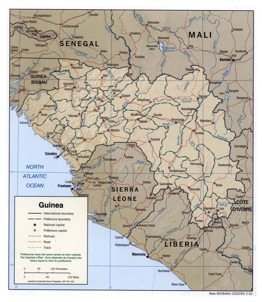 Большая детальная политическая и административная карта Гвинеи с рельефом, дорогами, железными дорогами и городами - 2002