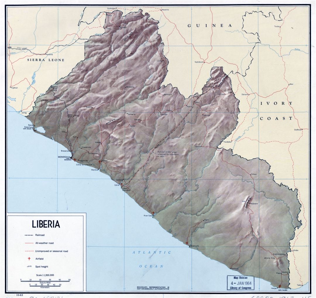 Крупномасштабная детальная политическая карта Либерии с рельефом, дорогами, крупными городами и аэропортами - 1963