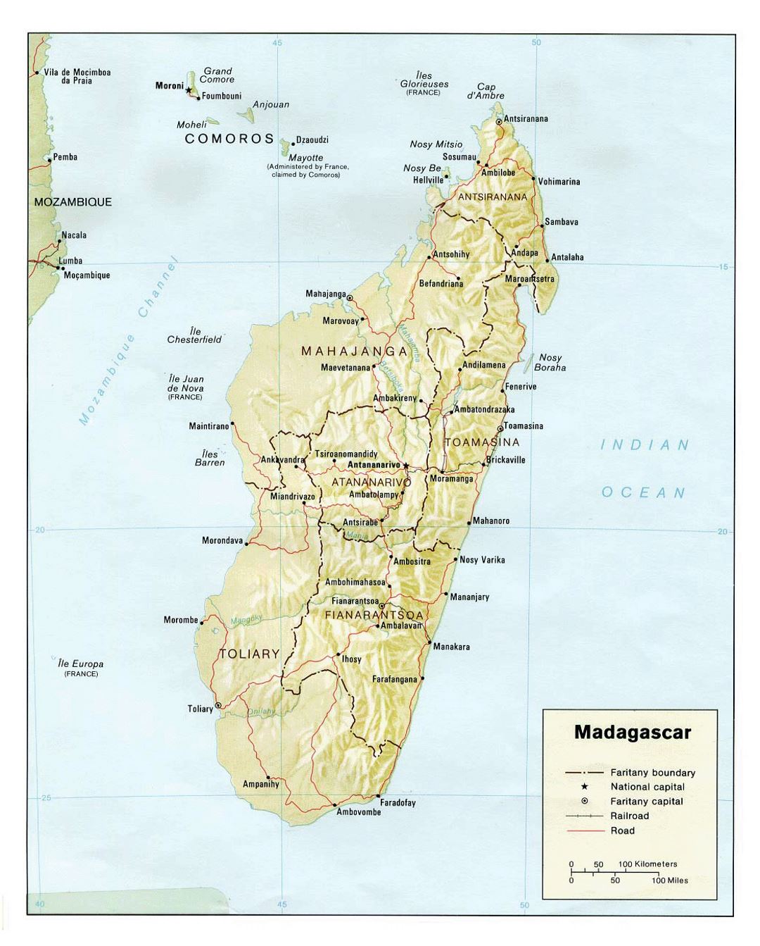 Детальная политическая и административная карта Мадагаскара с рельефом, дорогами, железными дорогами и крупными городами - 1981