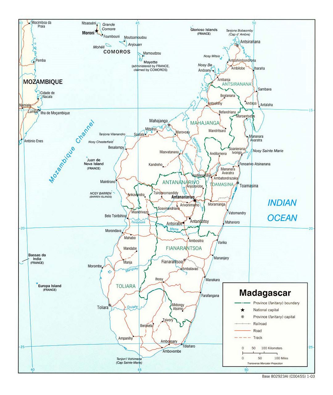 Детальная политическая и административная карта Мадагаскара с дорогами, железными дорогами и крупными городами - 2003