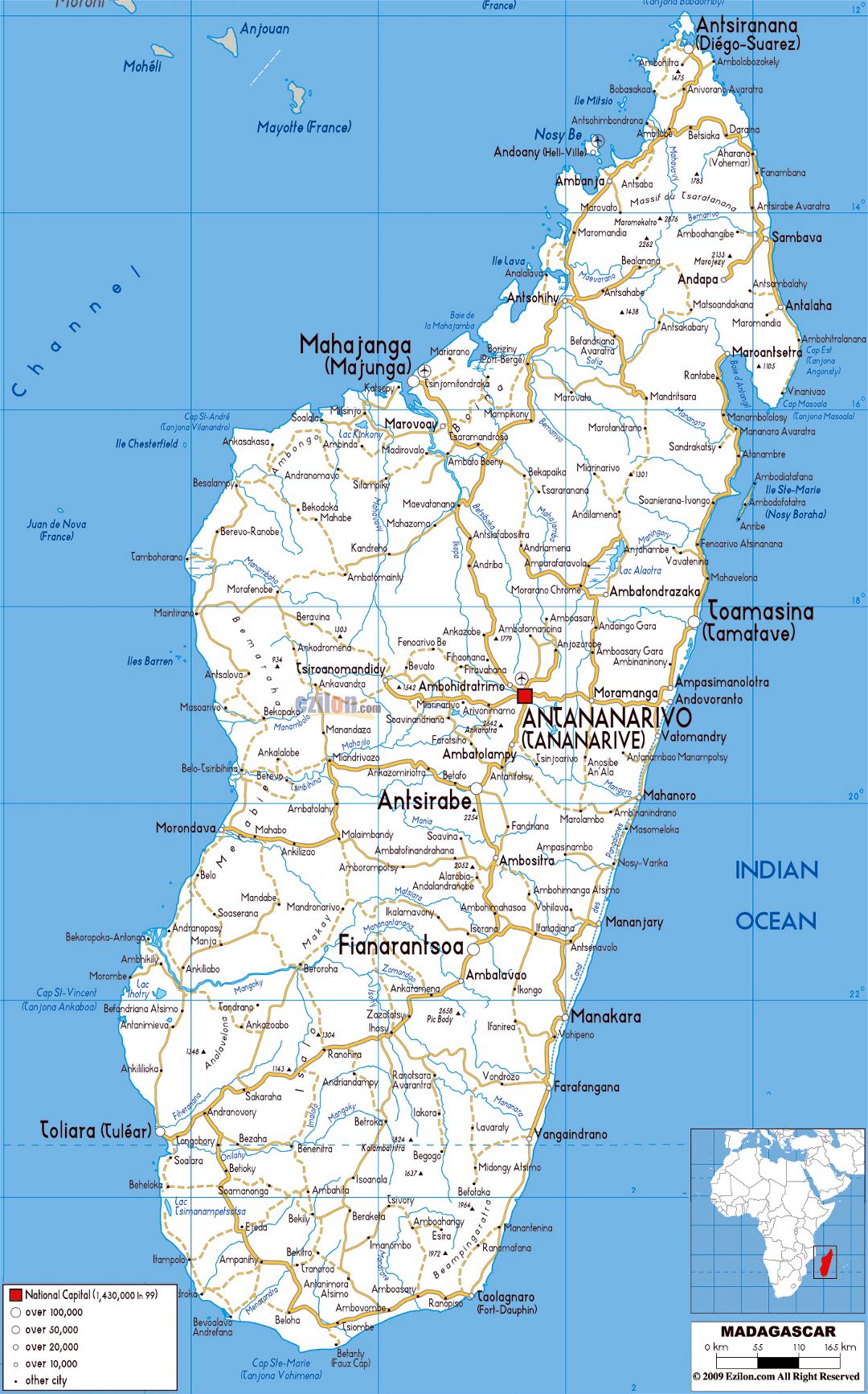 Большая карта дорог Мадагаскара с городами и аэропортами