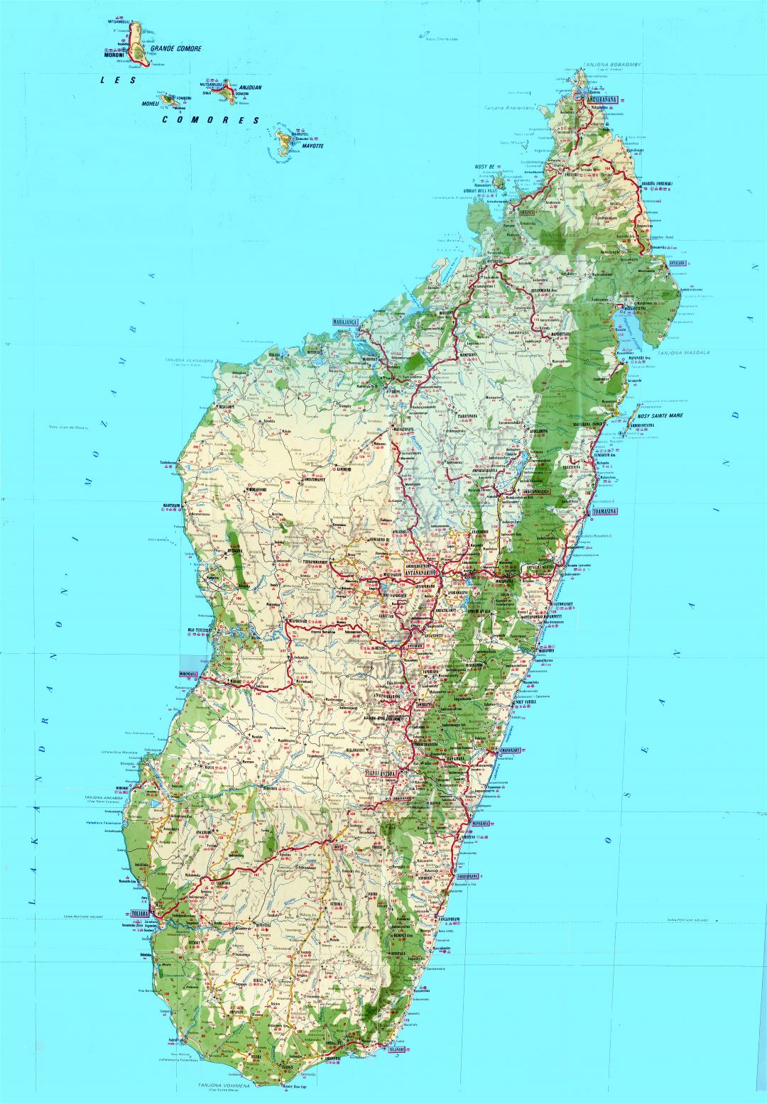 Крупномасштабная детальная топографическая и туристическая карта Мадагаскара со всеми дорогами, городами, деревнями, аэропортами и другими пометками