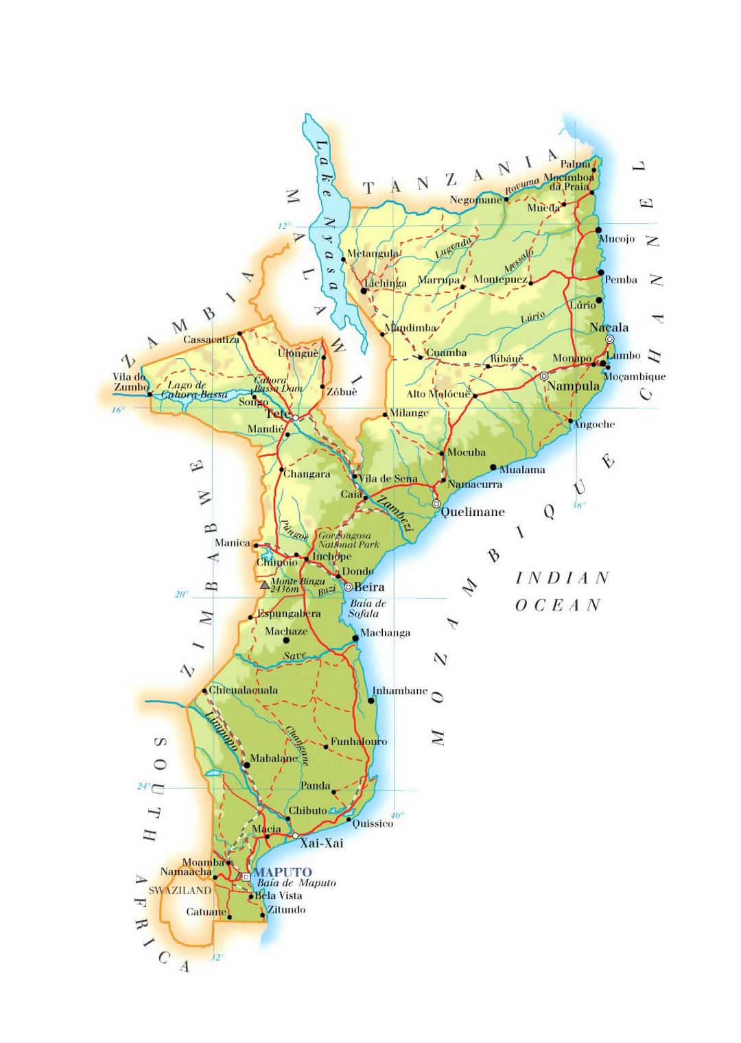 Детальная карта высот Мозамбика с дорогами, железными дорогами, городами и аэропортами