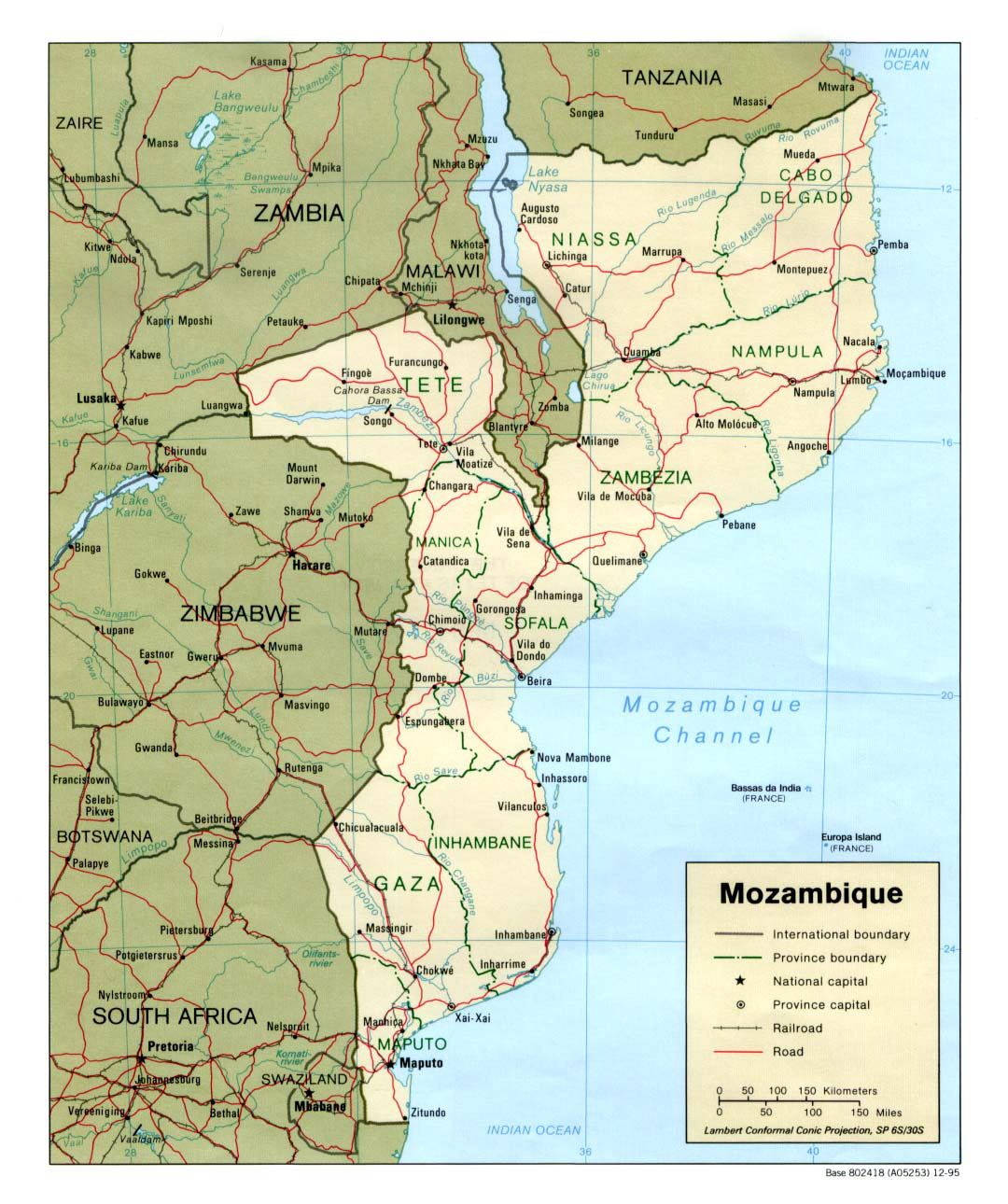 Детальная политическая и административная карта Мозамбика с дорогами, железными дорогами и крупными городами - 1995