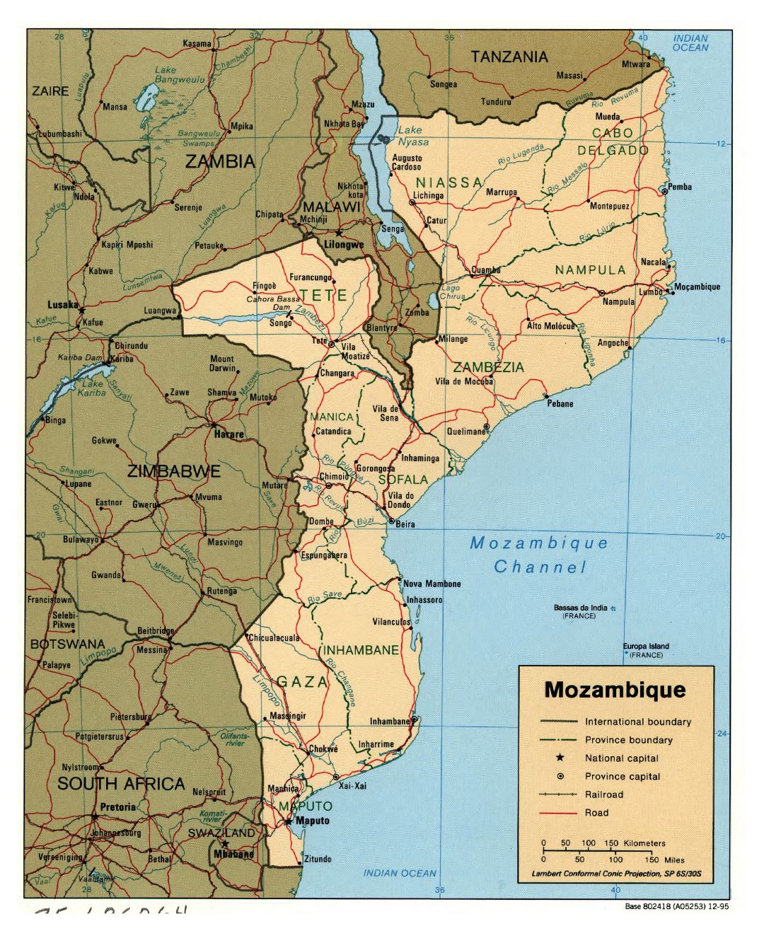 Большая детальная политическая и административная карта Мозамбика с дорогами, железными дорогами и крупными городами - 1995