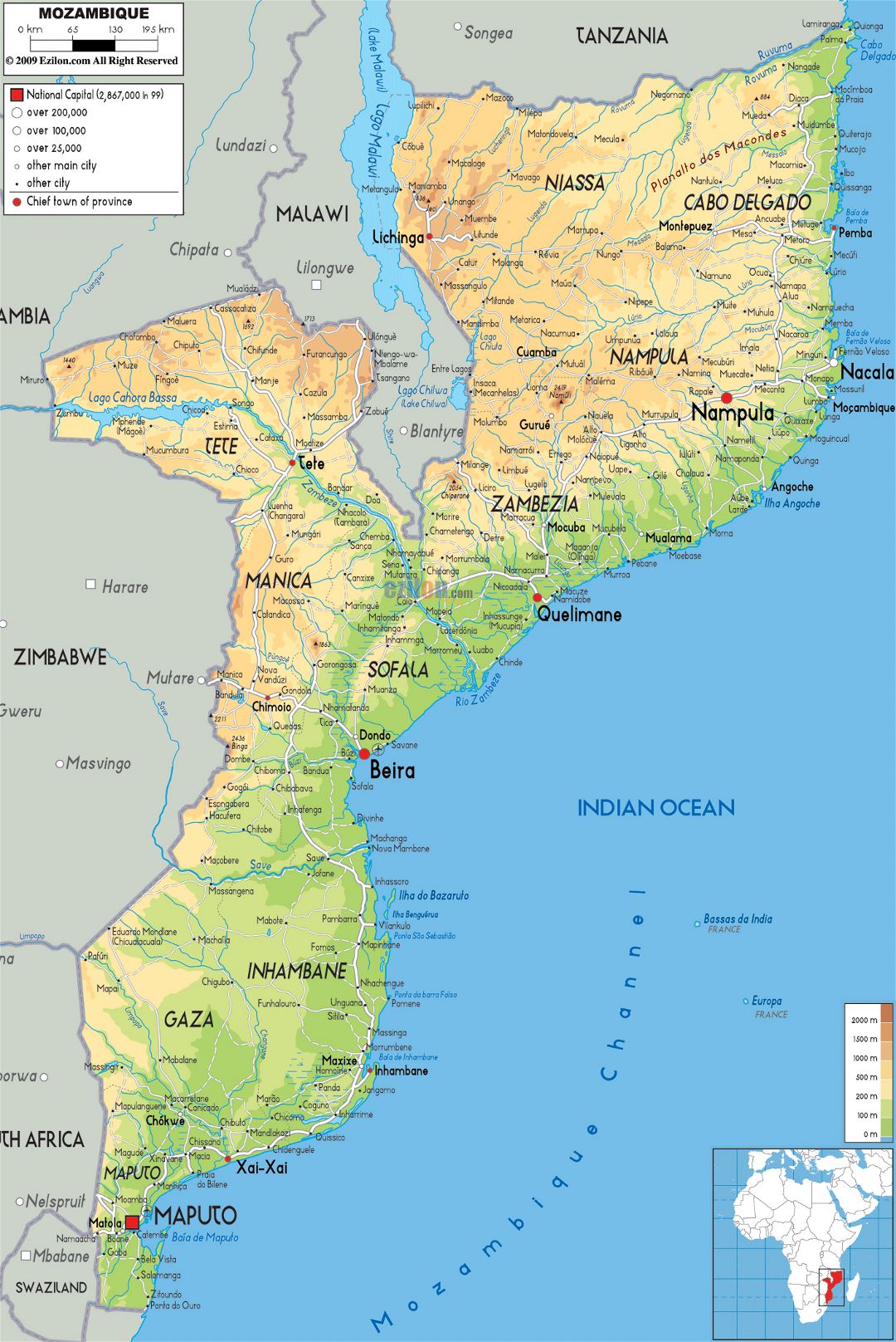 Большая физическая карта Мозамбика с дорогами, городами и аэропортами