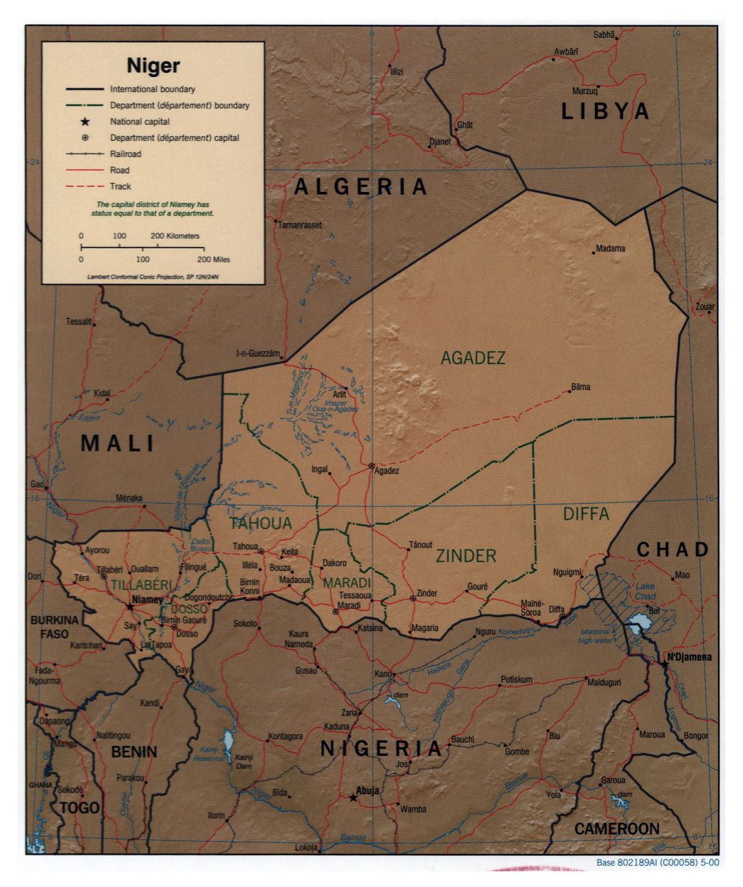 Большая политическая и административная карта Нигера с рельефом, дорогами, железными дорогами и крупными городами - 2000