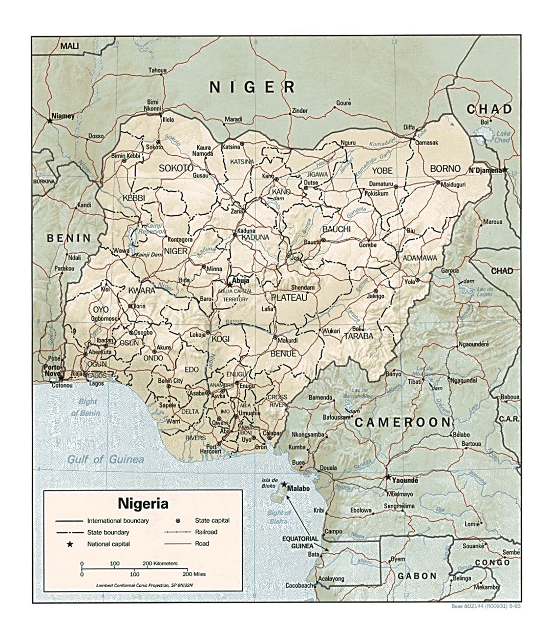 Детальная политическая и административная карта Нигерии с рельефом, дорогами, железными дорогами и крупными городами - 1993