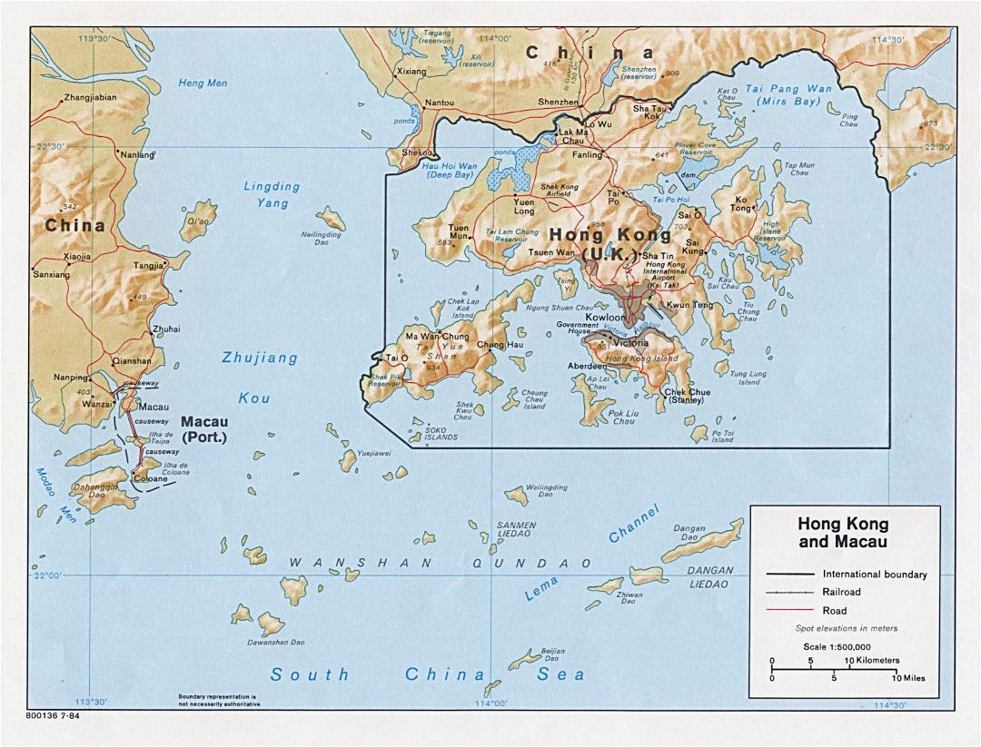Детальная политическая карта Гонконга и Макао с дорогами и рельефом - 1984