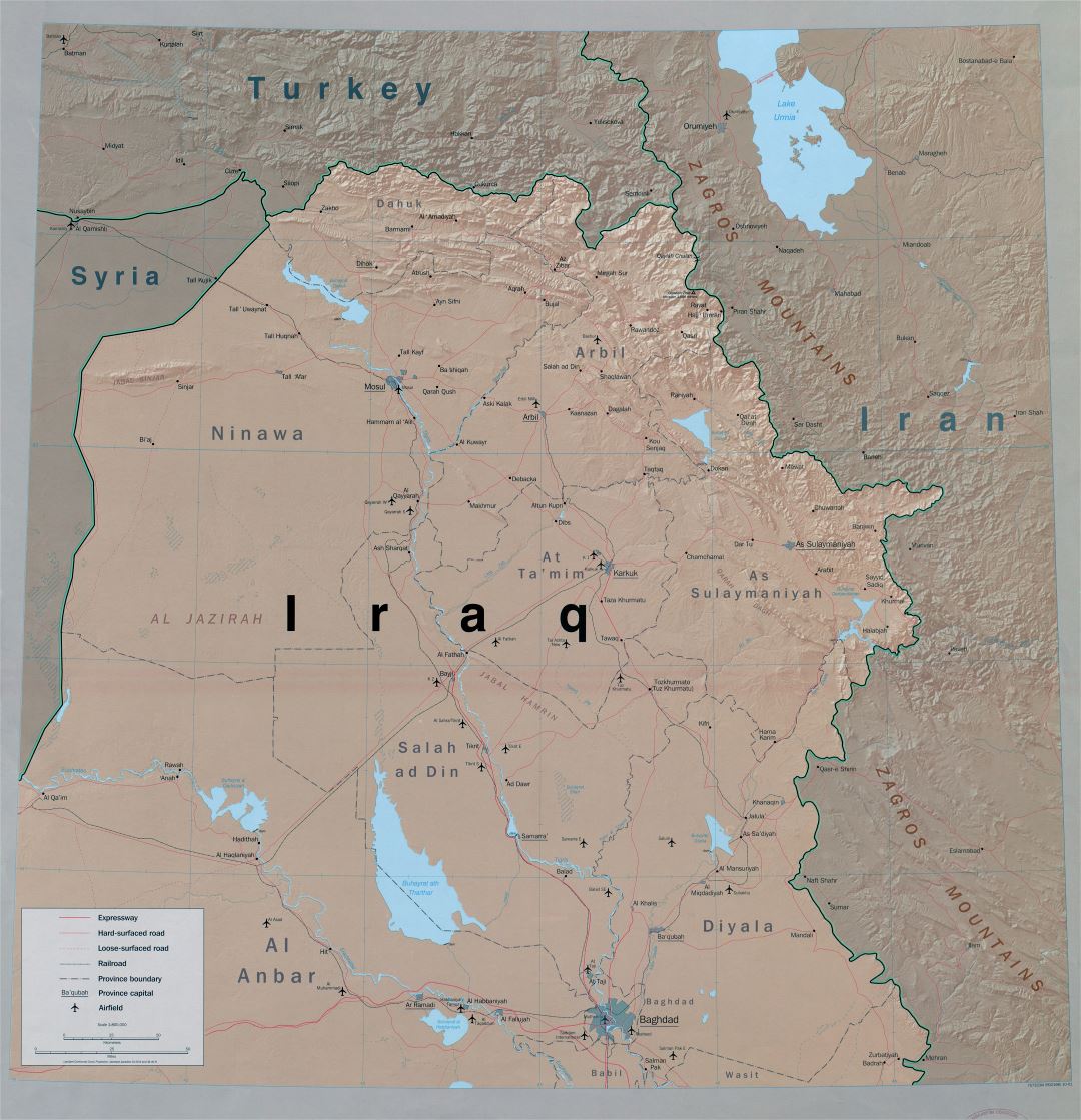 Крупномасштабная детальная политическая и административная карта Северного Ирака с рельефом, дорогами, железными дорогами, городами и аэропортами - 2001