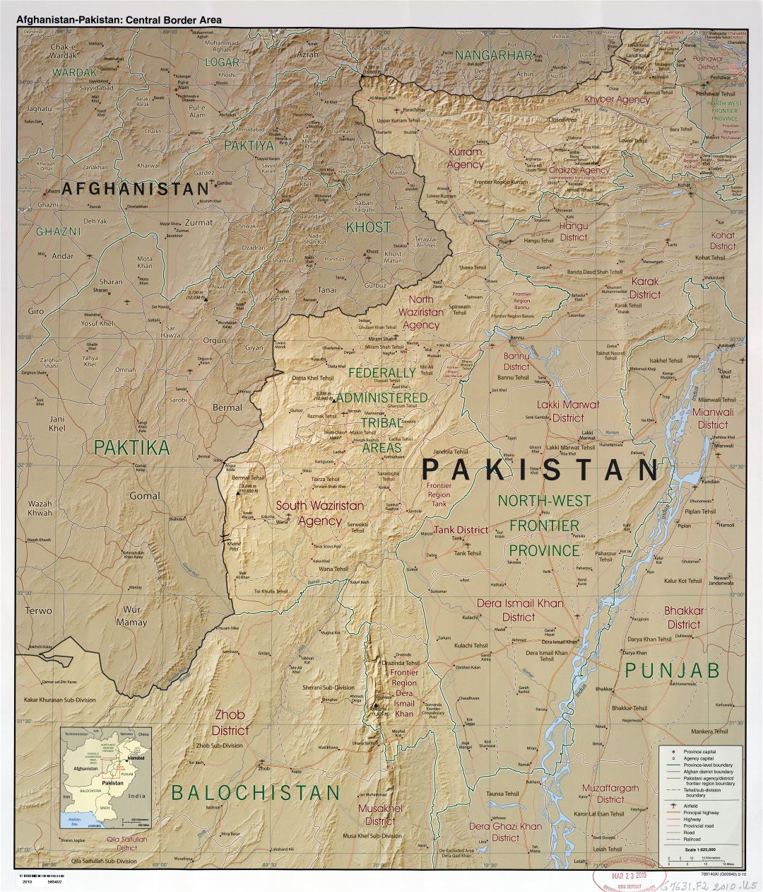 Крупномасштабная детальная карта центральной границы Афганистана и Пакистана с рельефом, административными делениями, дорогами, железными дорогами, аэродромами и городами - 2010
