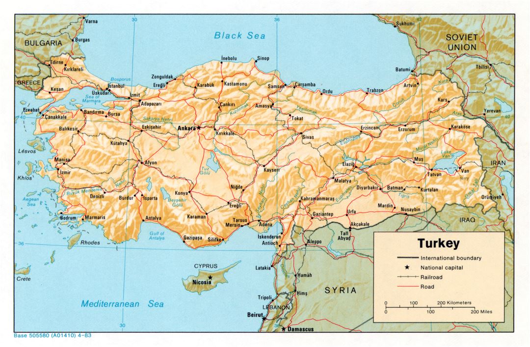 Большая детальная политическая карта Турции с рельефом, дорогами, железными дорогами и крупными городами - 1983