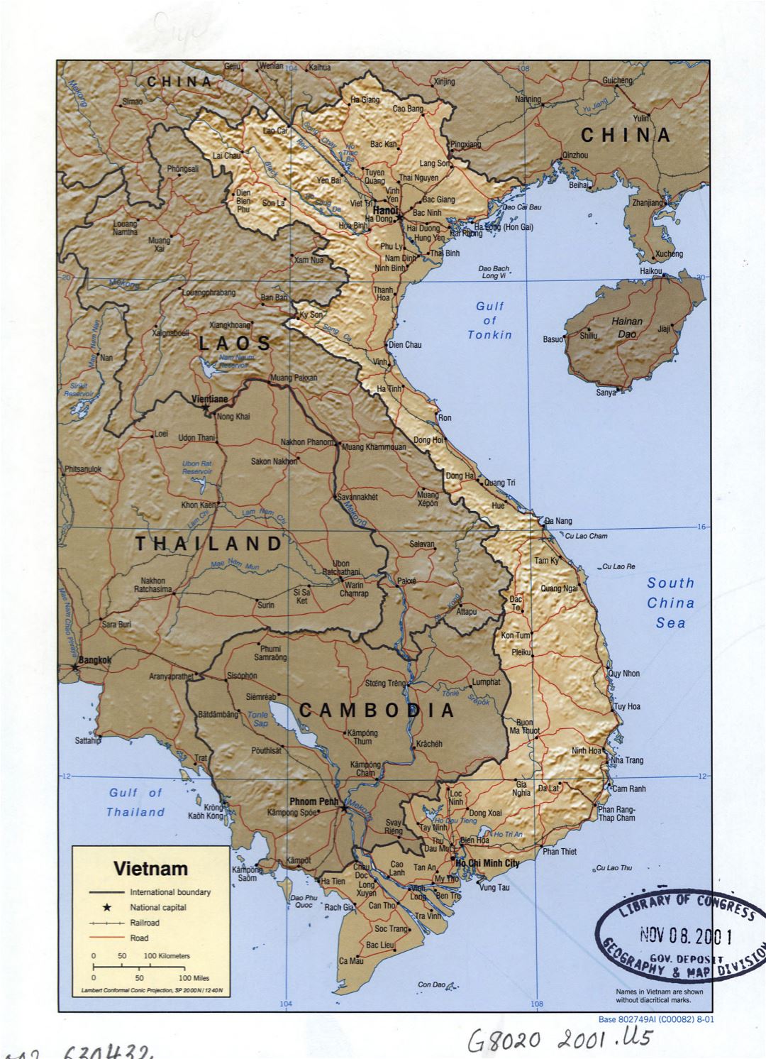 Большая детальная политическая карта Вьетнама с рельефом, дорогами, железными дорогами и крупными городами - 2001