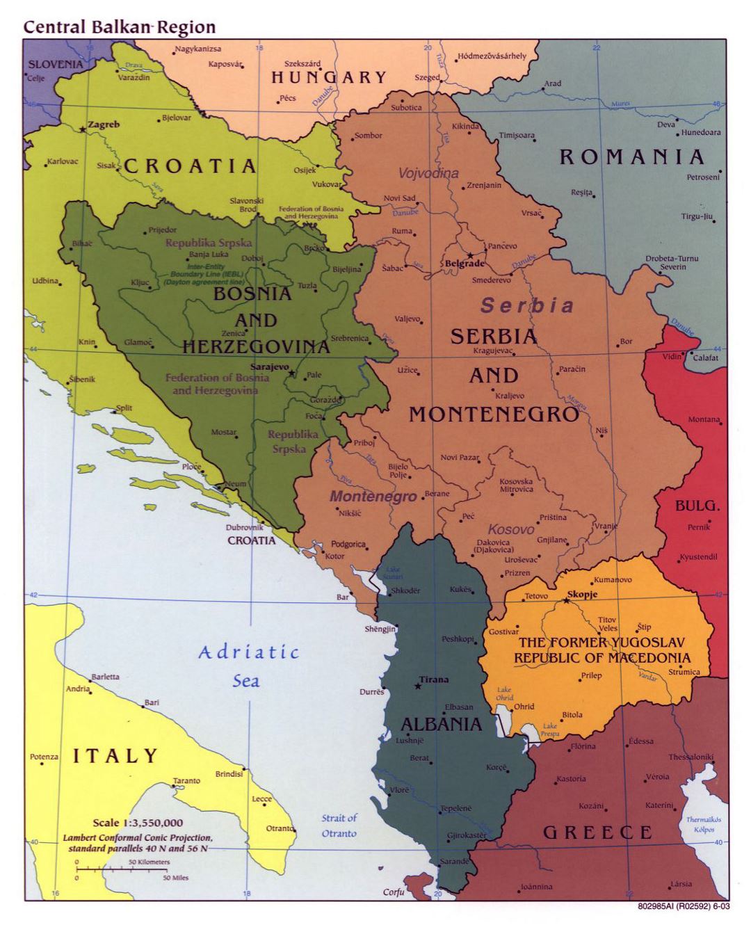 Большая политическая карта Центральных Балкан с крупными городами - 2003