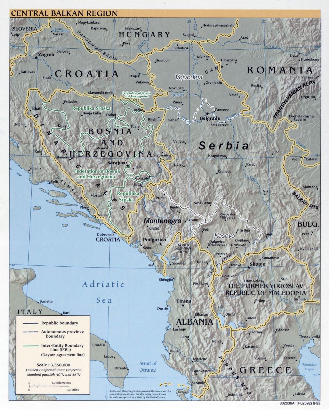 Большая политическая карта Центральных Балкан с рельефом и крупными городами - 1999
