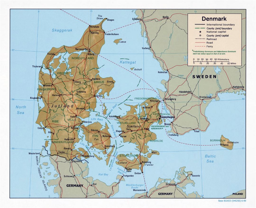 Большая политическая и административная карта Дании с рельефом, дорогами, железными дорогами и крупными городами - 1999