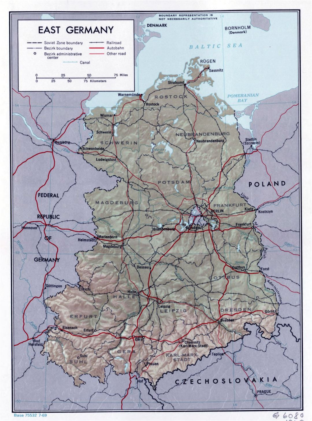 Большая политическая и административная карта Восточной Германии с рельефом, дорогами, железными дорогами и крупными городами - 1969