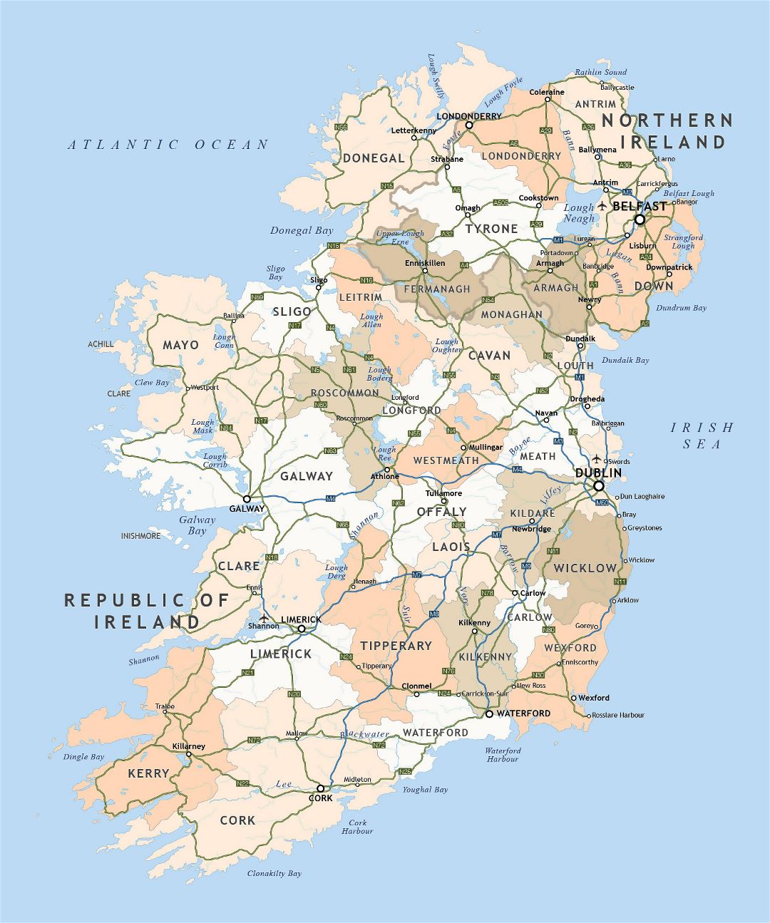 Большая административная карта Ирландии с автомагистралями и крупными городами