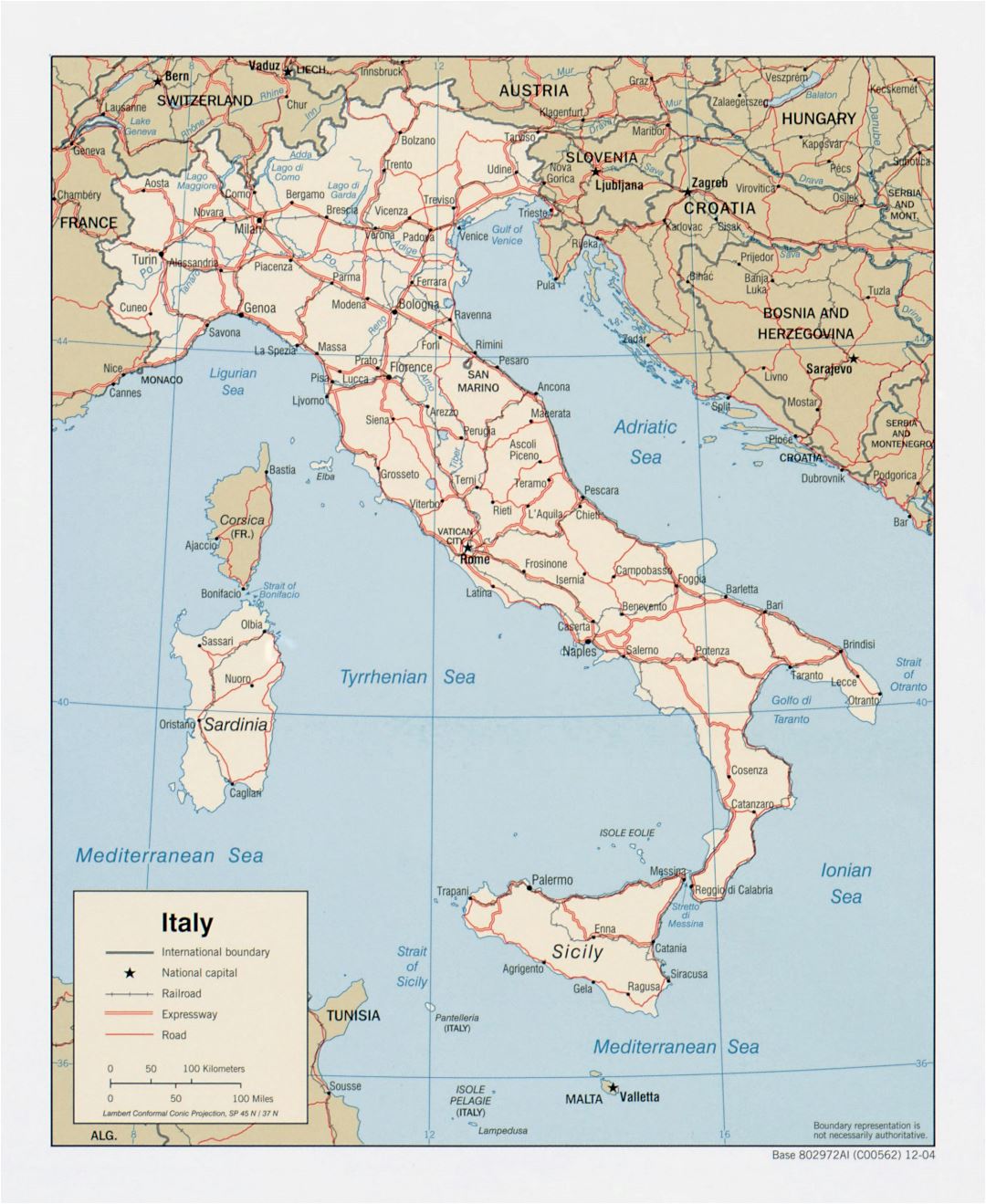 Крупномасштабная политическая карта Италии с дорогами, железными дорогами и крупными городами - 2004