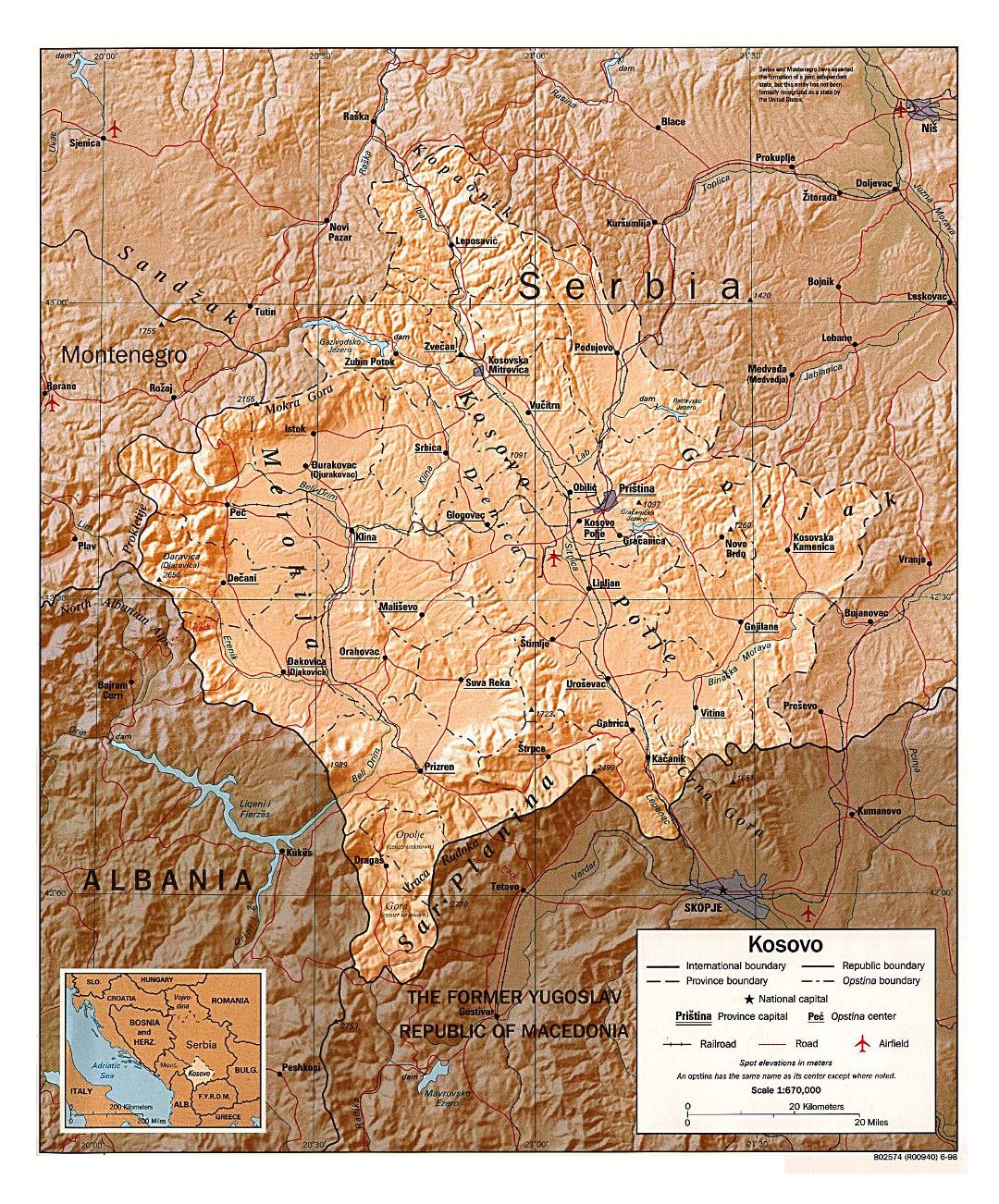 Большая политическая и административная карта Косово с рельефом, дорогами, железными дорогами, крупными городами и аэропортами - 1998