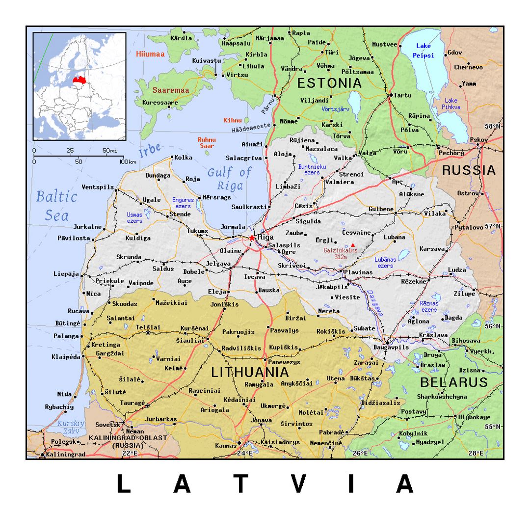 Детальная политическая карта Латвии с рельефом