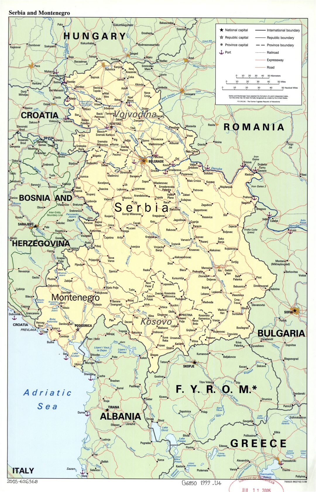 Большая политическая карта Сербии и Черногории с пометками дорог, железных дорог, портов и городов - 1999