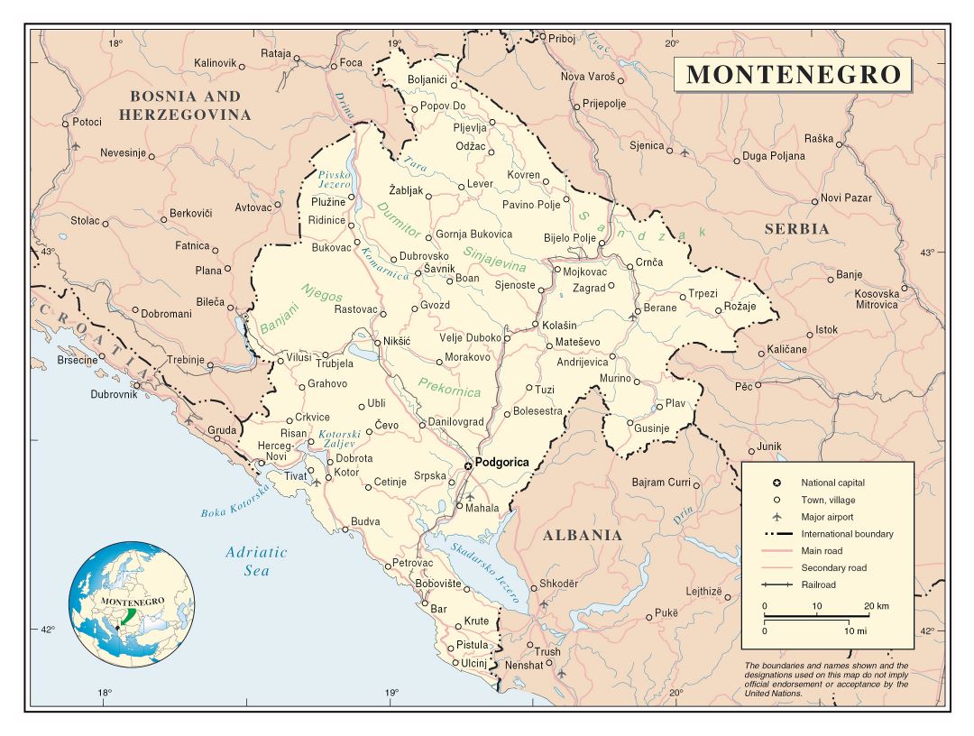 Большая детальная политическая карта Черногории с дорогами, городами и аэропортами