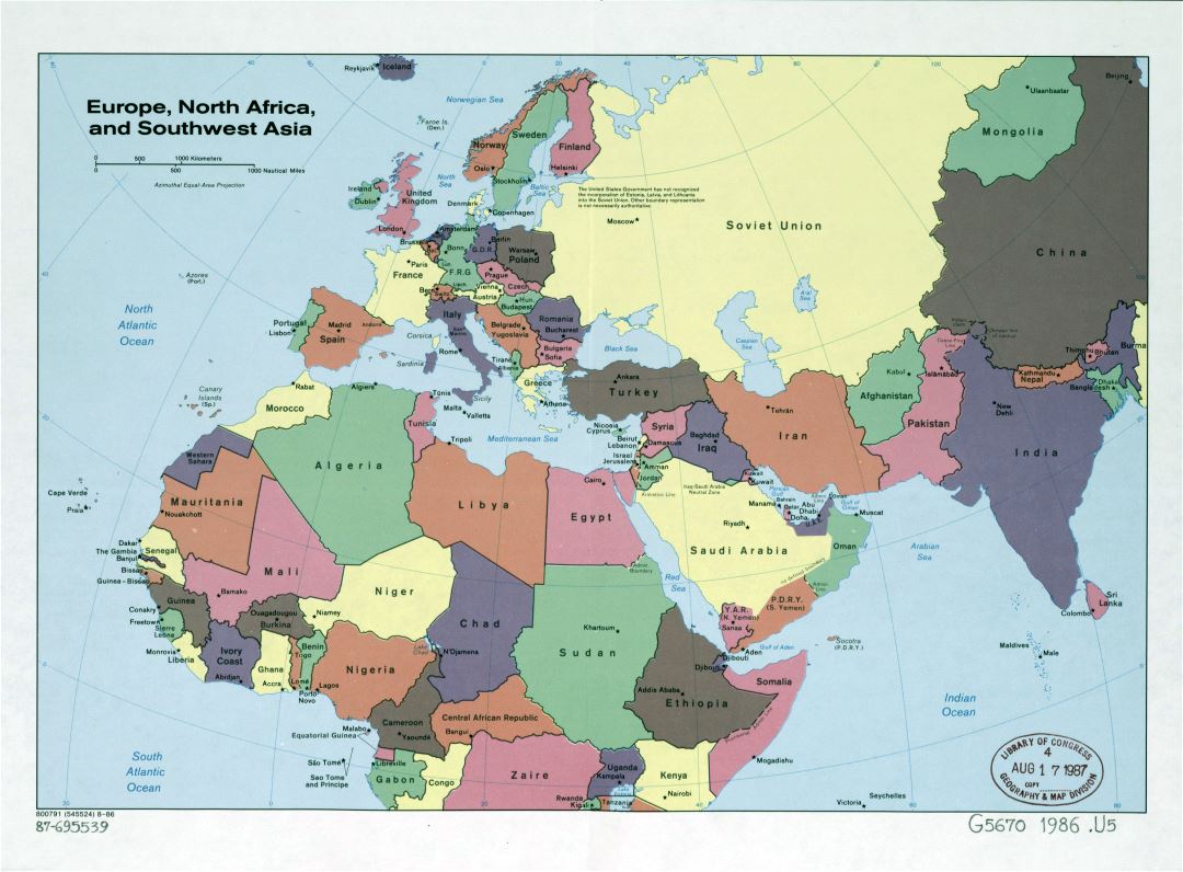 Большая детальная старая политическая карта Европы, Северной Африки, Юго-Восточной Азии - 1986