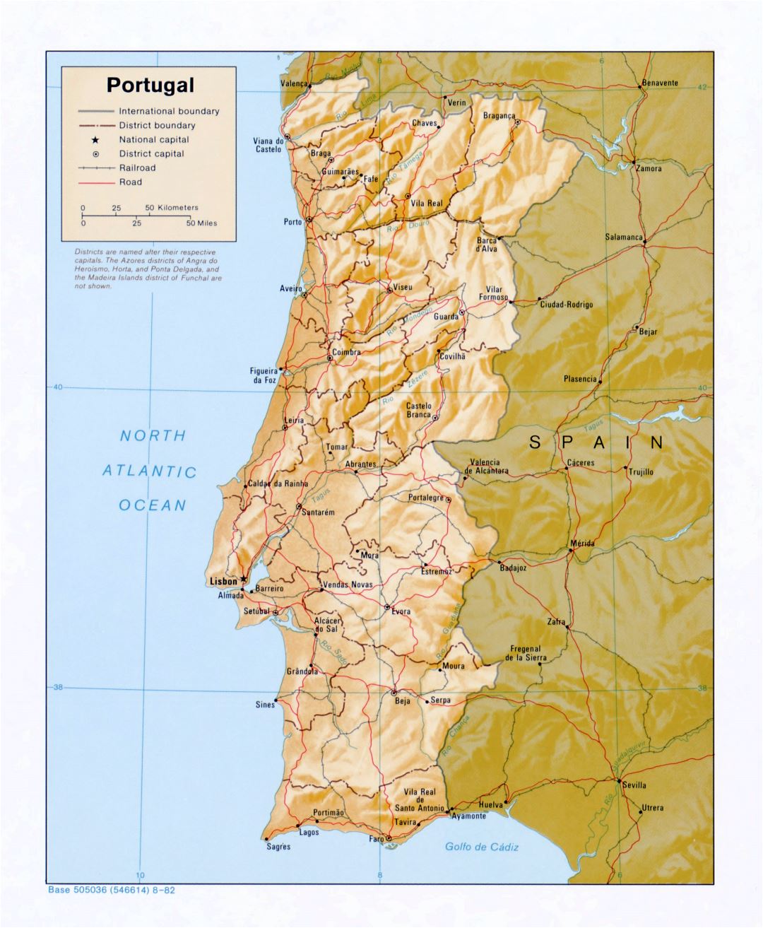Большая детальная политическая и административная карта Португалии с рельефом, дорогами и крупными городами - 1982