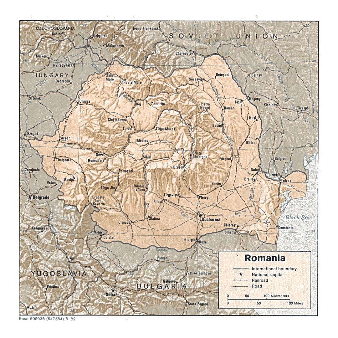 Детальная политическая и административная карта Румынии с рельефом, дорогами, железными дорогами и крупными городами - 1982