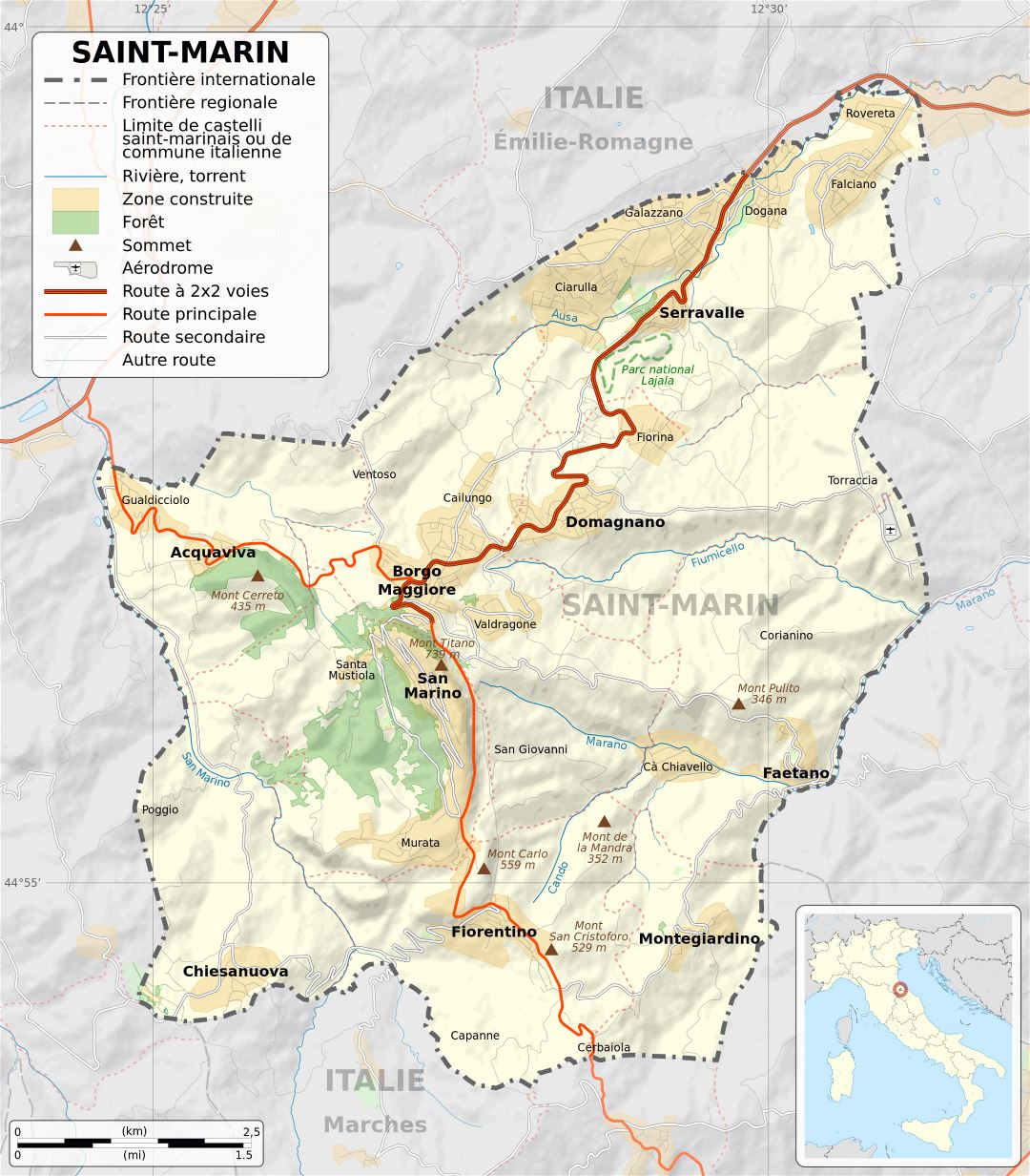 Большая детальная политическая карта Сан-Марино с рельефом, дорогами, городами и другими пометками на французском языке