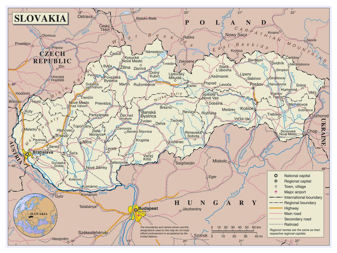 Большая детальная политическая и административная карта Словакии с дорогами, железными дорогами, крупными городами и аэропортами