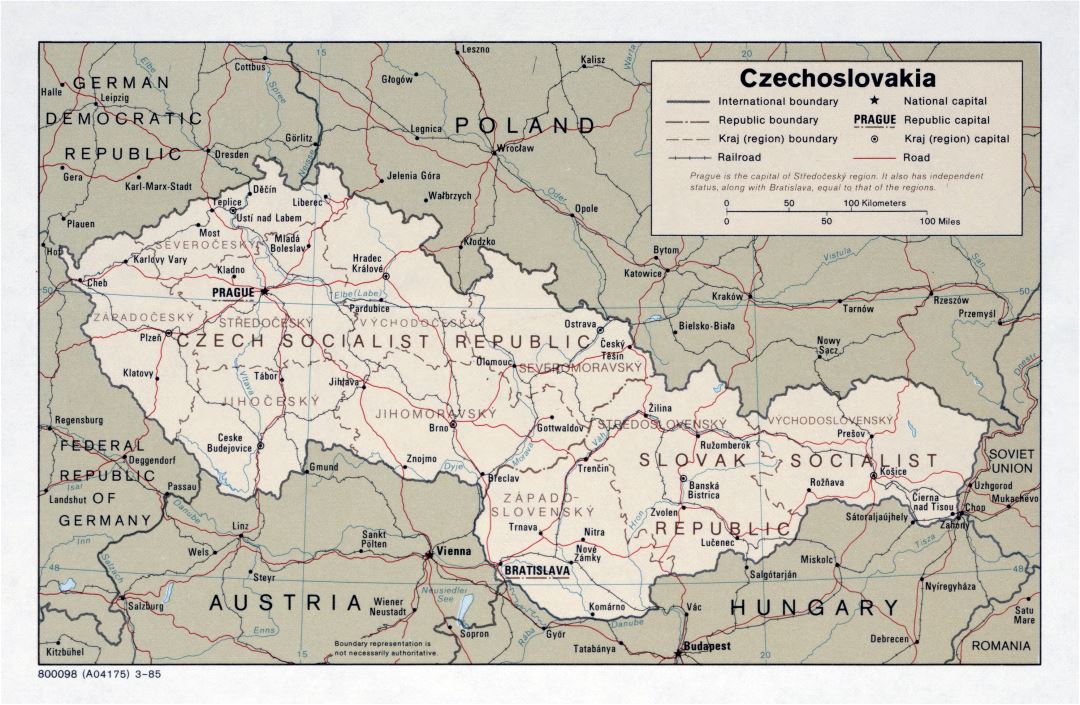 Крупномасштабная политическая и административная карта Чехословакии с дорогами, железными дорогами и крупными городами - 1985