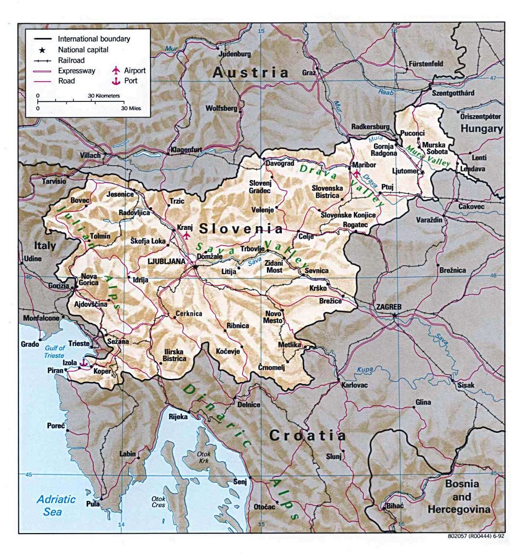 Большая детальная политическая карта Словении с рельефом, дорогами, железными дорогами, крупными городами, портами и аэропортами - 1992