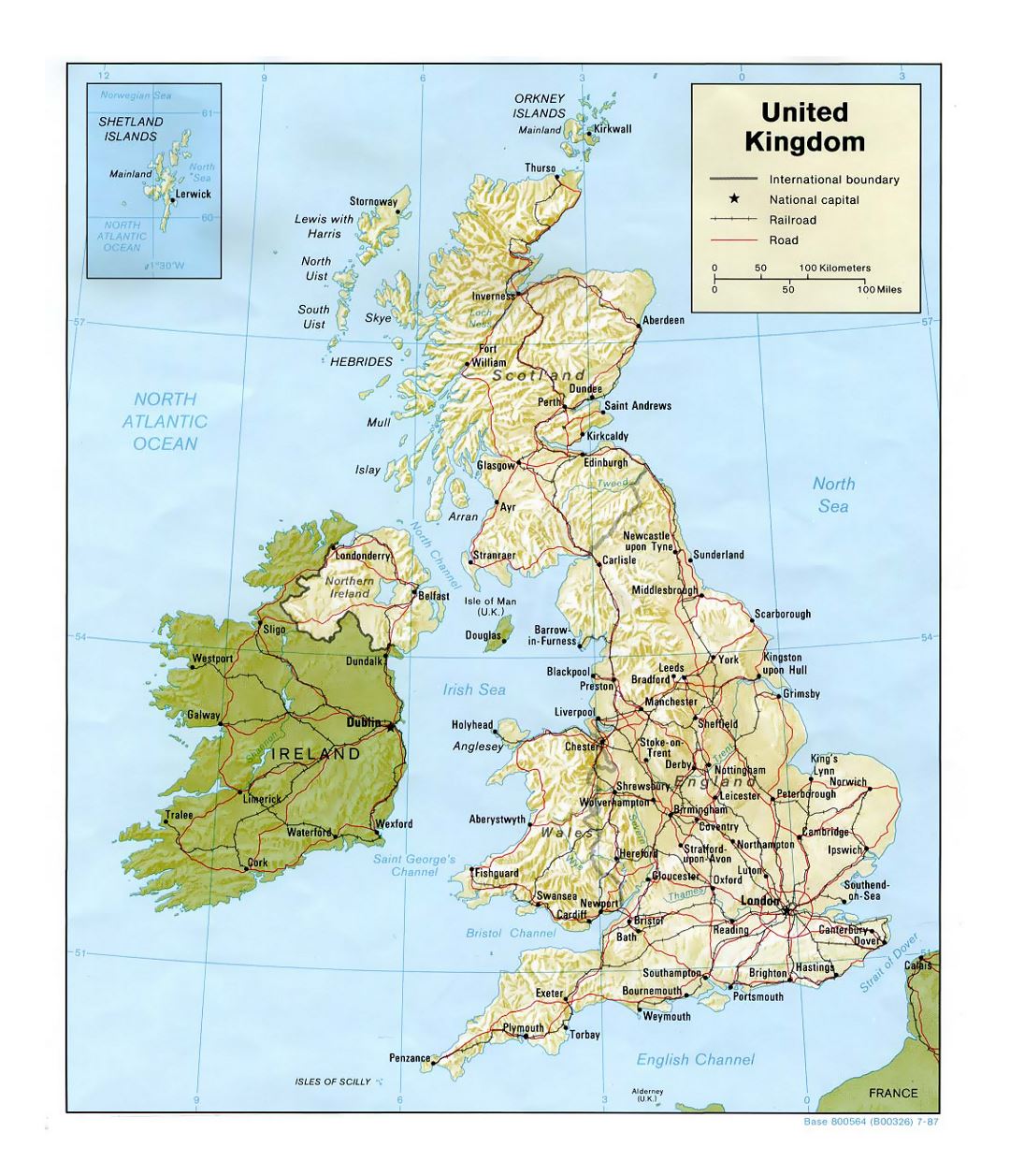 Детальная политическая карта Соединенного Королевства с рельефом, дорогами, железными дорогами и крупными городами - 1987