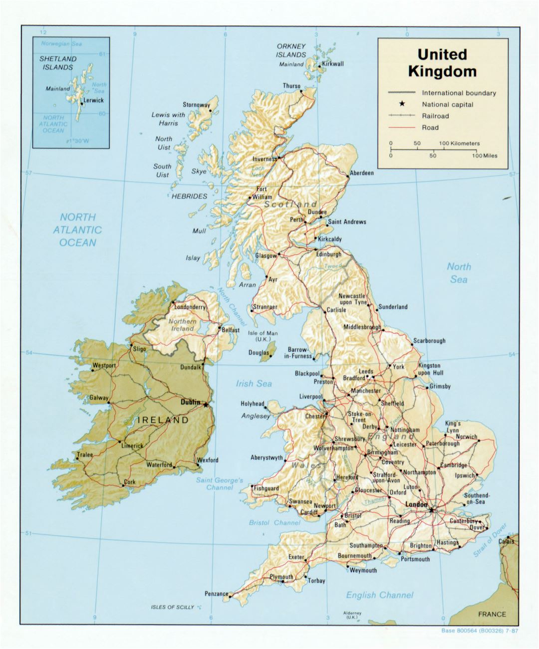 Большая детальная политическая карта Соединенного Королевства с рельефом, дорогами, железными дорогами и крупными городами - 1987