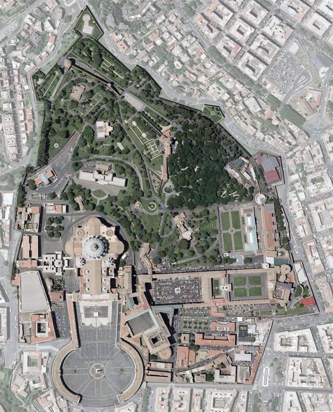 Детальный спутниковый снимок города Ватикана