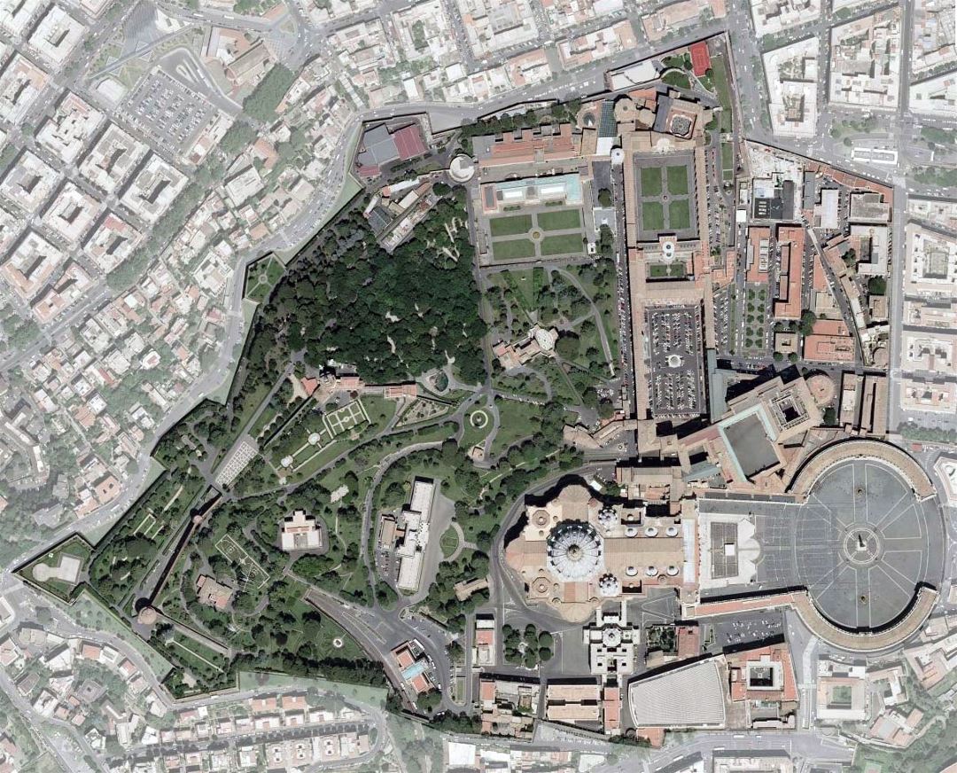 Детальная спутниковая карта города Ватикана