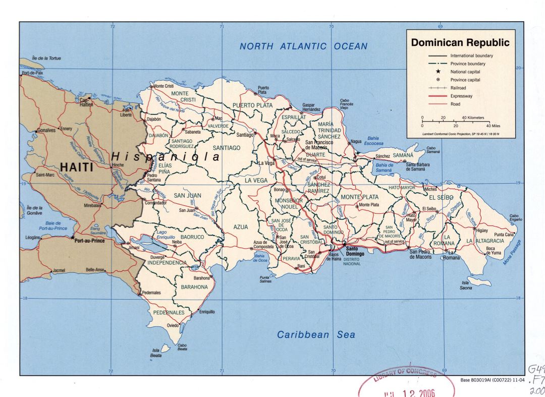 Большая детальная политическая и административная карта Доминиканской Республики с дорогами, железными дорогами и городами - 2004