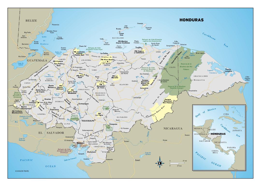 Большая детальная политическая и административная карта Гондураса с национальными парками и другими пометками
