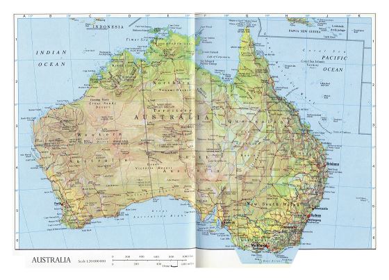 Большая детальная карта Австралии с рельефом, административными делениями, дорогами, городами и другими пометками