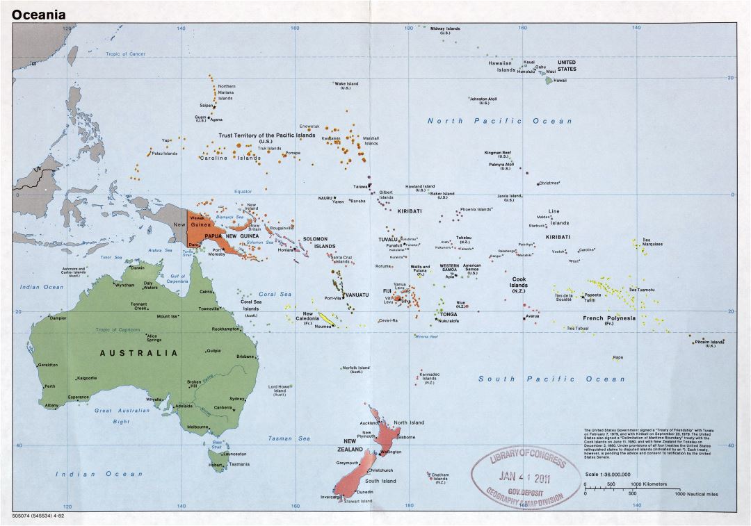 Большая детальная политическая карта Океании с крупными городами и столицами 1982 года