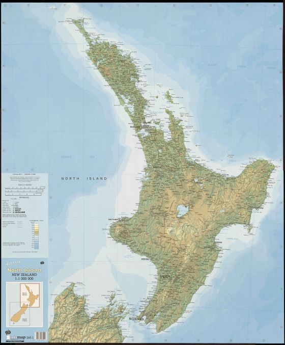 Крупномасштабная карта Северного острова Новой Зеландии с рельефом, пометками всех городов, дорог, железных дорог и другими пометками
