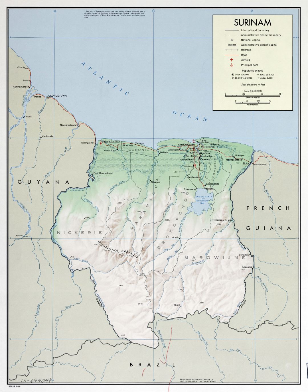 Крупномасштабная политическая и административная карта Суринама с рельефом, пометками дорог, железных дорог, городов, морских портов и аэропортов - 1968